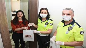 Antalya’da Trafik Haftası Kapsamında Çocuklar Evlerinde Bilgilendirildi 