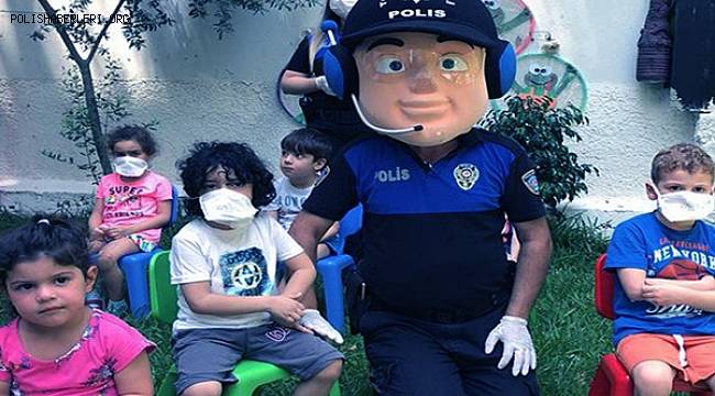 Adana'da Polis, Anaokulu Öğrencilerine Kovid-19 Tedbirlerini Anlattı 