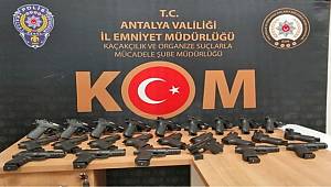 Antalya'da Yasa Dışı Yollarla Silah Ticareti Yapan Şahıslar Yakalandı