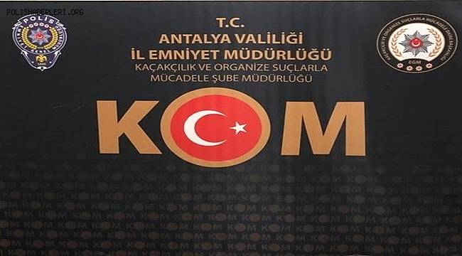 Antalya’da Yüklü Miktarda Kaçak Parfüm Ele Geçirildi 
