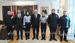 Özel Güvenlik Görevlisine Tek Tip Üniforma Uygulaması