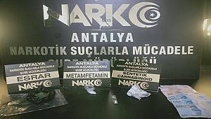 Antalya'da Uyuşturucu Madde Ticareti Yapan 4 Şahıs Tutuklandı