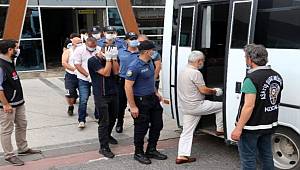 Çok sayıda firmayı dolandıran nakliyecilerden 5'i tutuklandı