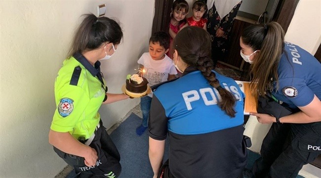 Hakkari Emniyet Müdürlüğünden Doğum Günü Sürprizi 