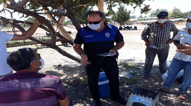 Mahalle Polisleri Kurban Pazarlarında Vatandaşı Sahte Para ve Dolandırıcılığa Karşı Bilgilendirdi 
