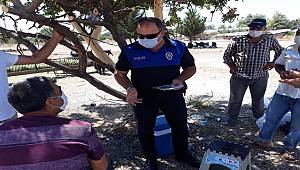 Mahalle Polisleri Kurban Pazarlarında Vatandaşı Sahte Para ve Dolandırıcılığa Karşı Bilgilendirdi 