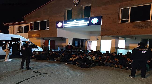 Bir Minibüste 63 Düzensiz Göçmen Yakalandı. Minibüsün Sürücüsü Tutuklandı