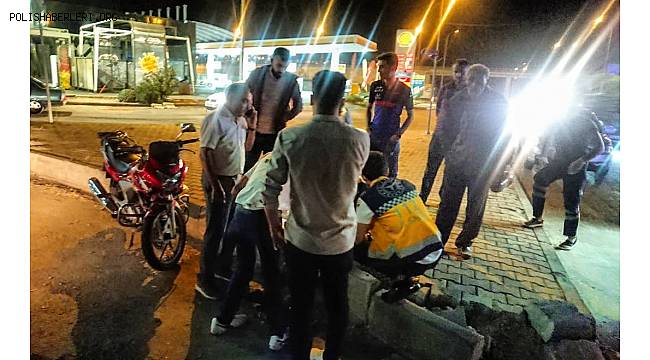 Gaziantep'te Otomobilin Motosiklete Çarpıp Kaçması Sonucu 3 kişi Yaralandı  