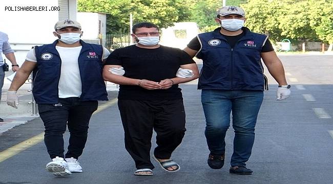 Interpol'ün aradığı DEAŞ'lıya Adana'da ev ayarlayan şüpheli gözaltına alındı.