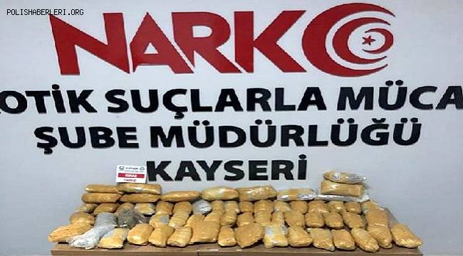Kayseri'de durdurulan otomobilin 'yakıt tankı'nda 10 kilo 'esrar' ele geçirildi