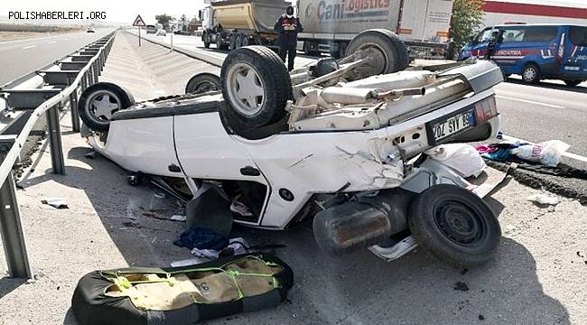 Sollamak istediği tıra arkadan çarpan otomobil takla attı, 4 kişi yaralı