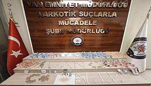 Van Emniyet Müdürlüğü Ekiplerce Sokak Satıcıları Tutuklandı