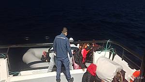 İzmir Açıklarında 21 Düzensiz Göçmen Kurtarılmıştır