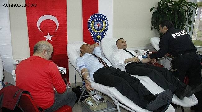 Mersin Emniyet Müdürlüğü'nden  Kan Bağışı Kampanyasına Destek 