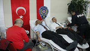 Mersin Emniyet Müdürlüğü'nden  Kan Bağışı Kampanyasına Destek 