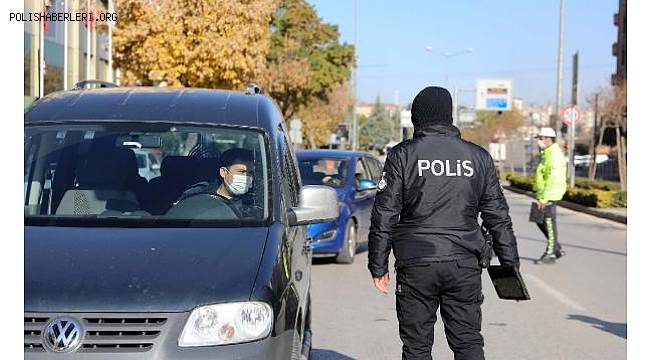 Gaziantep'te Polis Ekipleri Kısıtlama Denetimine Devam Ediyor
