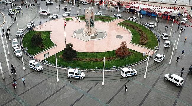 İstanbul'da Merak Uyandıran Polis Konvoyu 