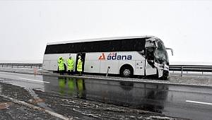 Aksaray'da Yolcu otobüsü ile kamyonet çarpıştı 5 kişi yaralandı