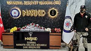 Atatürk Hava Limanında gül kutularının içine saklanmış 24 kilo 250 gram Kokain ele geçirildi