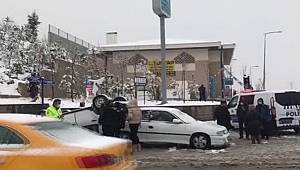 Başkentte kar nedeniyle trafik kazası meydana geldi
