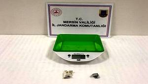 Mersin Polisi 2 şüpheliden 3 adet ruhsatsız tabanca ele geçirdi