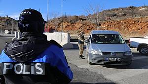 TDP ekipleri 'Mahalle Polisliği' faliyetleri kapsamında esnaflar Covid-19 tedbirleri hakında bilgilendirilmiştir