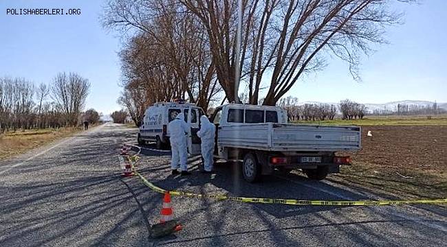 Cani koca, 3 çocuğunun yanında eşini tabancayla başından vurdu