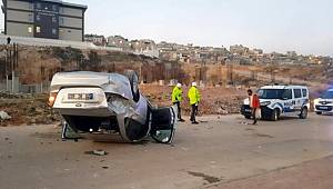 Gaziantep'te Kontrolden çıkıp takla atan otomobilde 2 kişi yaralandı