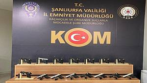 Kom Şube Müdürlüğü Ekiplerince Durdurulan Otobüste Silah Ele Geçirildi