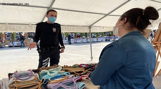 Mersin'de Polisten Kadın Üretici Fuarında Bilgilendirme Yapıldı