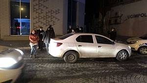 Polisten kaçan ehliyetsiz sürücü ve 3 arkadaşı kovalamaca sonucu yakalandı