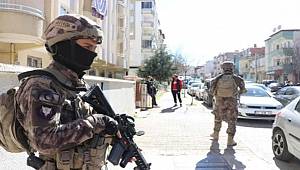 Gaziantep'te, 830 Polisin katılımıyla düzenlenen Narko Şahin 27 Operasyonunda 16 kişi gözaltına alındı