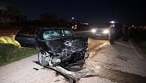 Gaziantep'te iki otomobil çarpıştı kazada 1 kişi hayatını kaybetti 7 kişi yaralandı