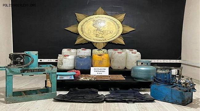 Hakkari Emniyetinin düzenlediği Dev Operasyonda 200 Kilo Eroin ve Patlayıcı madde ele geçirildi