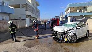 Mardin'de otomobil ile motosikletin çarpışması sonucu 2 kişi yaralandı