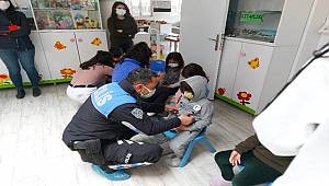 Mersin Polisi tarafından Cumhuriyet Anaokulunda Bilgilendirme yapıldı