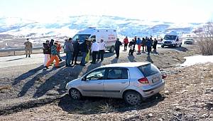 Sivas'a Kayak yapmaya giden 4 kişi otomobille kaza sonucu yaralandı