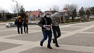 TEM'de 30 gram kokainle yakalanan 2 kişi adliyeye sevk edildi