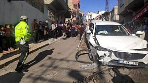 Virajı alamayan Otomobilin altında kalan 2 yaşındaki çocuk hayatını kaybetti