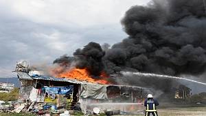 Yemek yapmak için yakılan ateş barakaya sıçradı, 26 canlı yanarak telef oldu