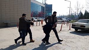 Bursa'da otomobil hırsızları 15 kilometrelik kovalamaca sonucu yakalandı