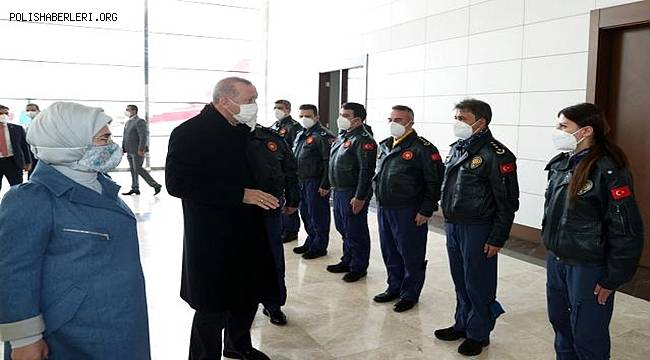 Cumhurbaşkanı Erdoğan, Esenboğa Havalimanında pilotların 