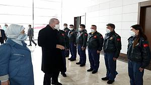 Cumhurbaşkanı Erdoğan, Esenboğa Havalimanında pilotların 