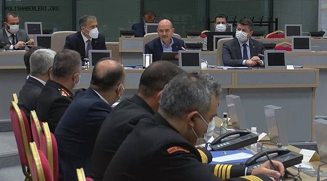 İçişleri Bakanı Soylu Emniyet Müdürleri ve Jandarma Komutanları ile bir araya geldi