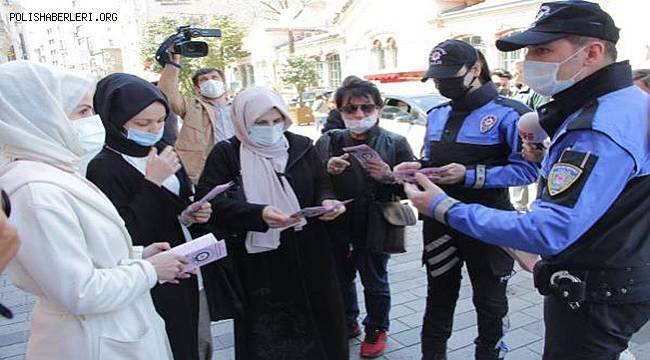 İstanbul'da polisler Kadın Acil Destek Uygulaması KADES'i tanıttı