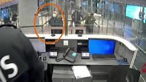 İstanbul Havalimanında İnterpol Ekipleri Çok Sayıda Suçtan Aranan Şüpheliyi Yakaladı