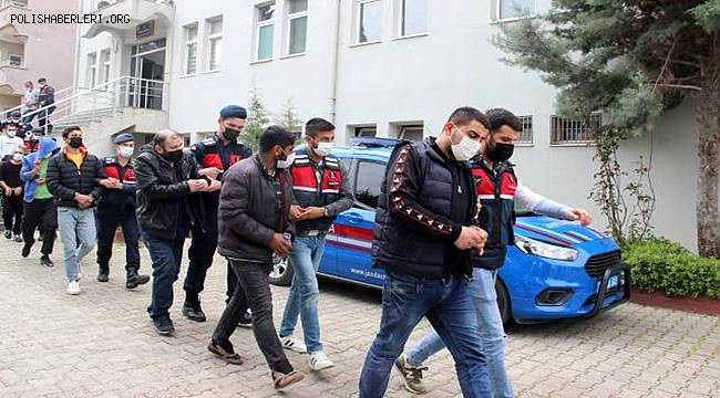 İzmir'de 22 adrese eş zamanlı uyuşturucu operasyonu düzenlendi 20 şüpheli yakalandı