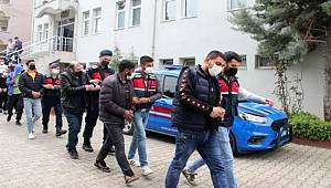 İzmir'de 22 adrese eş zamanlı uyuşturucu operasyonu düzenlendi 20 şüpheli yakalandı