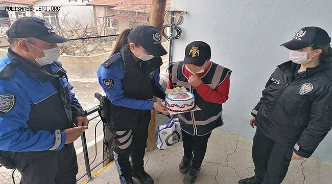 Konya'da Polis Küçük Furkan'nın Yeni Yaşını Kutladı