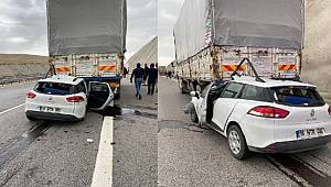 Niğde'de kamyona arkadan çarpan otomobilin sürücüsü ağır yaralandı